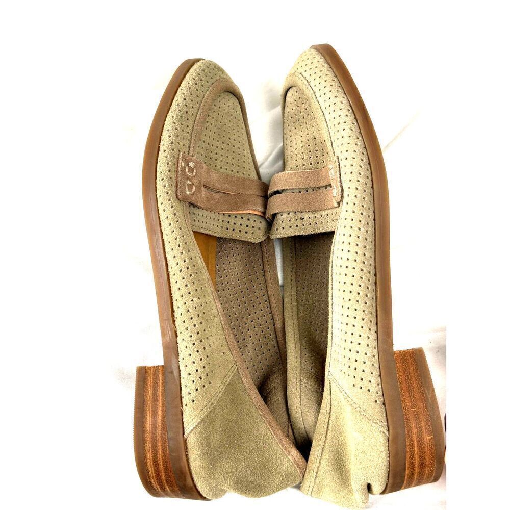 NWOB Lucky Brand Perforated Penny Loafers Beige Size 6 / See Description - Picture 3 of 10